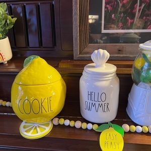 Selling my beloved Rae Dunn lemon collection!